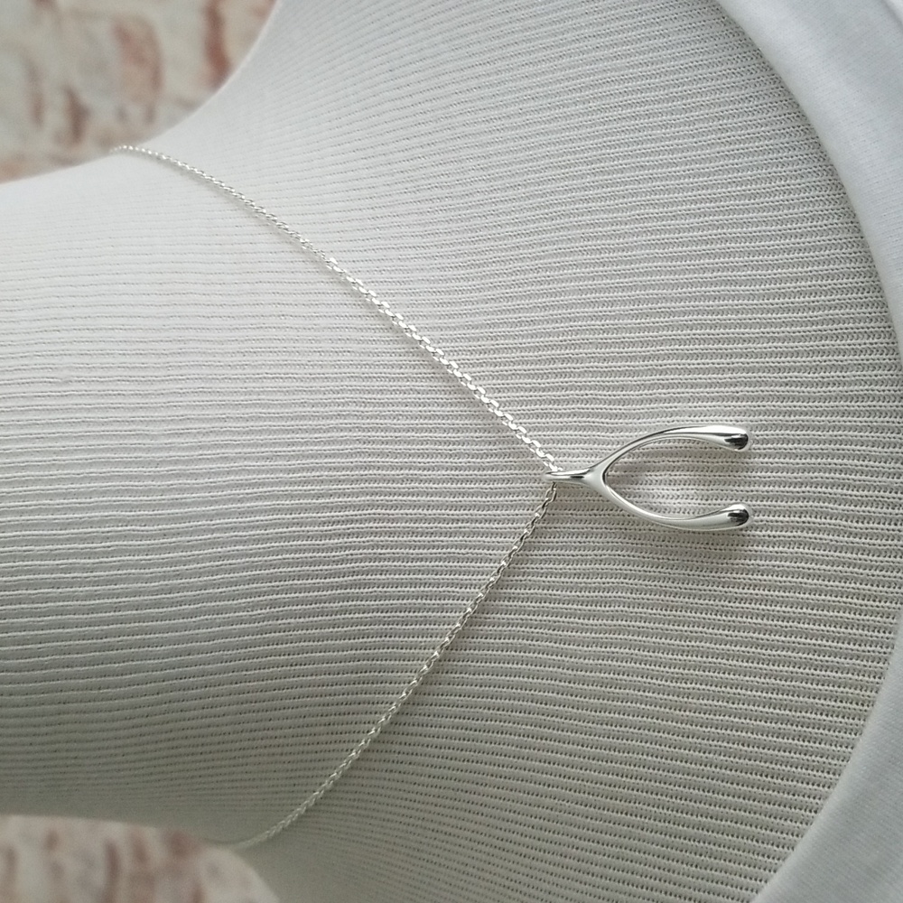 New Lucky Brand Pendant Necklace